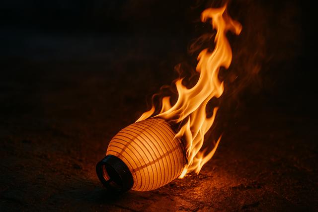 lantern_fire_night